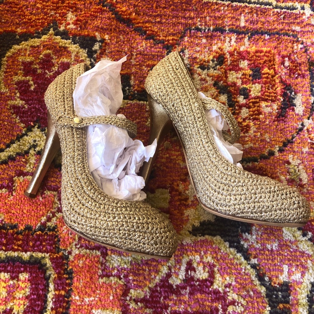 Dolce and Gabbana gold heels